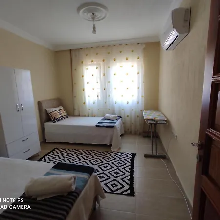 Guezey 3+1 Doga Ve Deniz Manzarali Appartement *